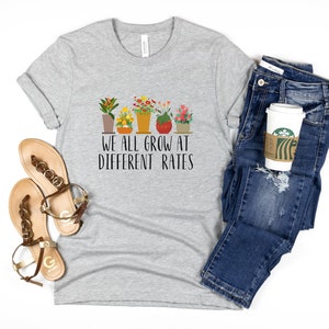 Wir wachsen alle mit unterschiedlichen Raten Geschenk für Lehrer Kindergarten Elementarlehrer-Shirt Spezialpädagogik Lehrer-T-Shirts Shirt