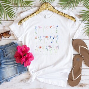 Wilde bloemen cadeau voor vrouwen Wilde bloemen shirt dames shirts Wildflower tshirt bloemenshirt beste vriend cadeau bloemen tshirt aquarel lente