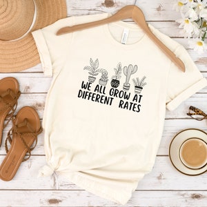 Wir wachsen alle zu unterschiedlichen Raten Spezialpädagogik Lehrer T-Shirts Shirt Geschenk für Lehrer Kindergarten Grundschullehrer Shirt
