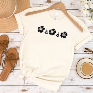 Hibiscus Flower Shirt, Hibiscus Shirt, Oversized Tee, Beach Aesthetic Shirt, Trendy Shirt, Beachy Tshirt, Nature Lover Shirt, Indie Retro