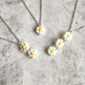 Daisy Necklace, Daisy Flower Earrings, Double Daisy Earrings, Hippie Festival, Daisy Chain, Cottage Core, Wild Flower, Resin, Love Me Not