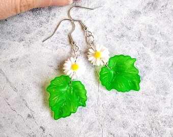 Daisy Dangle Earrings, Leaf Earrings, Flower Earrings, Retro, Acrylic Resin, Summer Earrings, Spring Flowers, Hippie, Festival, Gardening