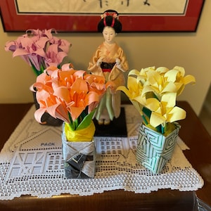Vase à fleurs en origami