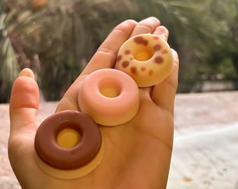 Fondant parfumé Donut personnalisable – Couleur & parfum au choix – Cadeau invité