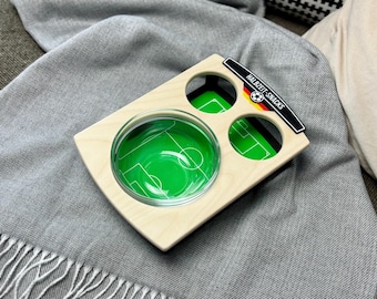 Il bar del calcio, un vassoio personalizzato per i veri tifosi di calcio. Lavorazione artigianale di alta qualità in legno con stampa 3D, ciotola in vetro inclusa.