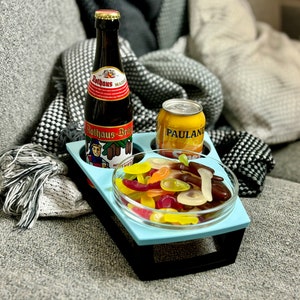 Alle Snacks immer in Griffweite und das Sofa bleibt sauber!