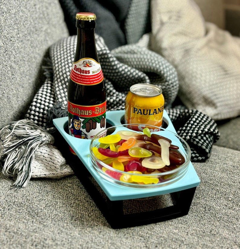 Alle Snacks immer in Griffweite und das Sofa bleibt sauber!