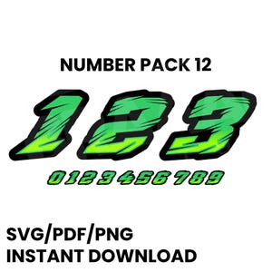 Può includere: Numeri da corsa verdi 1, 2 e 3 con contorno nero. I numeri sono stilizzati con un design frastagliato e testurizzato. I numeri da 0 a 9 sono anche mostrati sotto i numeri principali.