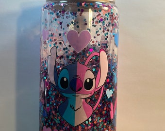 Vasos de bola de nieve hechos con puntadas