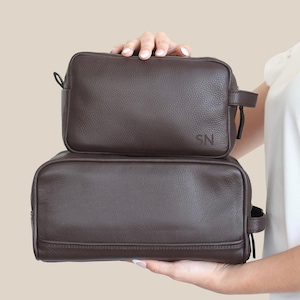 Custom Leather Toiletry Bag, Personalized Leather Dopp Kit Double Zipper, Engraving Men&#39;s Travel Bag, Men&#39;s Shaving Bag, Gift for Groomsmen
