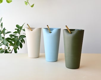 Vaso de porcelana para llevar hecho a mano / Vaso de cerámica de 24 oz con pajita dorada