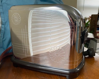 Vintage 1937 Art Deco Daisy McGraw Toastmaster Toaster 1B6 809376 Automatic 2-Slice Pop Up Toaster | Chrome and Bakelite