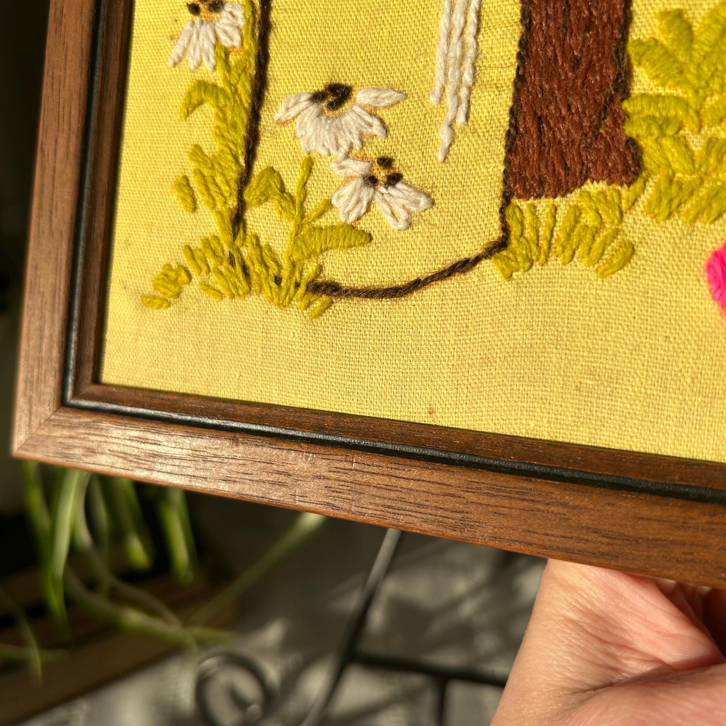 Broderie d'art Crewel encadrée vintage des années 1970