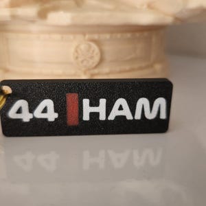 Ferrari F1 Driver Keychain – Lewis Hamilton | F1 Gift for Motorsport Fans Free Uk Postage