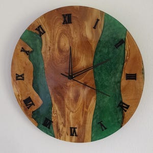 Epoxy wall clock / clock / living room clock / wall clock / wooden clock / living ideas / home accessories / olive wood / clock / handmade XXL wall clock