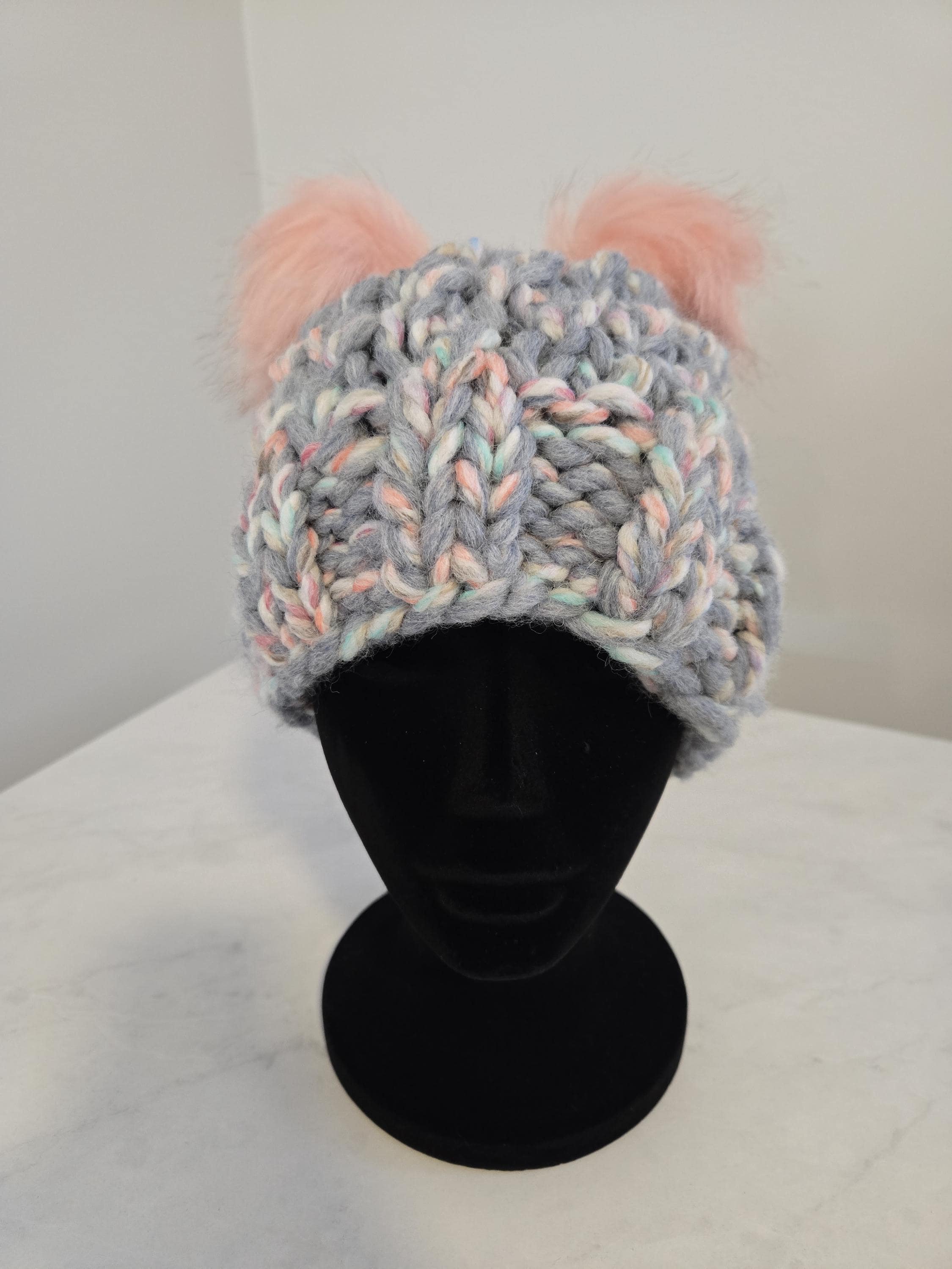 White Buffalo Wool - Chunky Lace Patterned Hat - Extra Warm  display picture 1