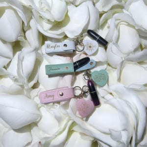 Porta lápiz labial de viaje personalizado con espejo, llavero de cuero sintético, organizador de maquillaje, regalo personalizado para el Día de la Madre para mujeres, accesorio para bolso