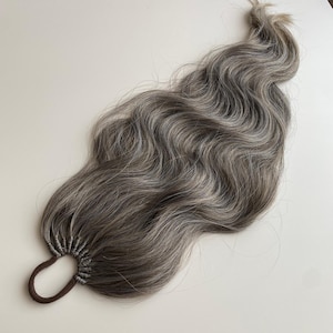 Extensión de cola de caballo ondulada color SAL Y PIMIENTA cabello sintético Festival Cola de caballo falsa Rastas Peluca Niños Boda Decoración Fiesta baile