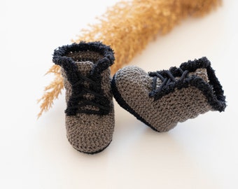 Chaussons bébé mérinos au crochet marron