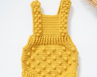Pelele de merino para bebé a crochet