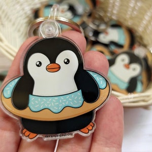 Pinguino cibo ciambella portachiavi kawaii in acrilico, cibo portachiavi, portachiavi animali, accessori carini