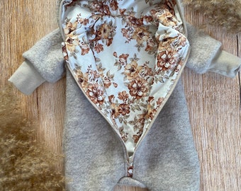 Wool suit beige/sand with floral pattern