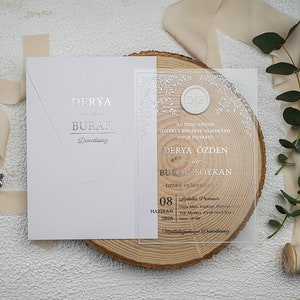Weiße Acryl-Hochzeits-Einladung | Babypartyeinladung weiß mit Blumenmuster | Minimalistische Quinceanera Einladungen Sweet 16 15 XV