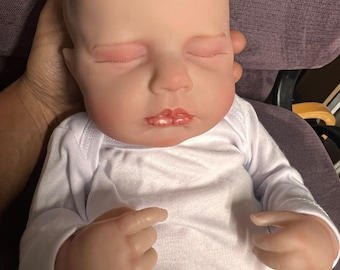 Handmade Reborn Baby Doll (45-50cm) – Realistic Silicone Vinyl Newborn