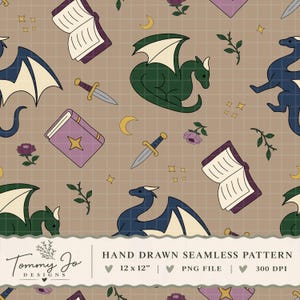 Könnte beinhalten: Ein nahtloses Muster auf beigem Rasterhintergrund mit grünen und blauen Drachen, lila Büchern mit goldenen Sternen, silbernen Dolchen, gelben Mondsicheln, kleinen Sternen und lila Rosen. Text: Tommy Jo DESIGNS HAND DRAWN SEAMLESS PATTERN 12 x 12 PNG FILE 300 DPI.