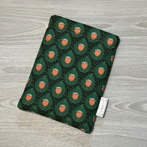 Kindle Paperwhite Sleeve Vintage Green Strawberry Padded Kindle Sleeve