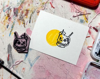 Mini impresión de cóctel Tiki de calavera / Arte de sello hecho a mano