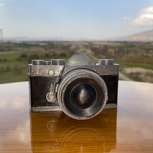 Realistyczna figurka aparatu fotograficznego wydrukowana w 3D, ulepsz swoje wizualizacje. Wysokiej jakości plastikowa figurka aparatu fotograficznego, uwolnij swoją kreatywność