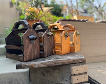 Cedar and Pine drink caddy with wooden handle