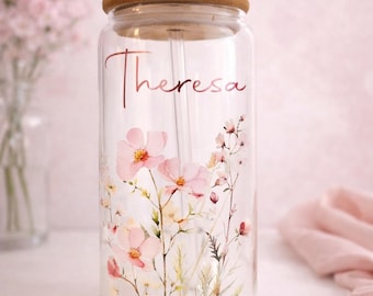 Trinkbecher mit Name | Trinkglas | Strohhalm | Glas Wildblumen Blumen Eiskaffee to go Eiweißshake Proteinshake Freundin Mama Kollegin Oma