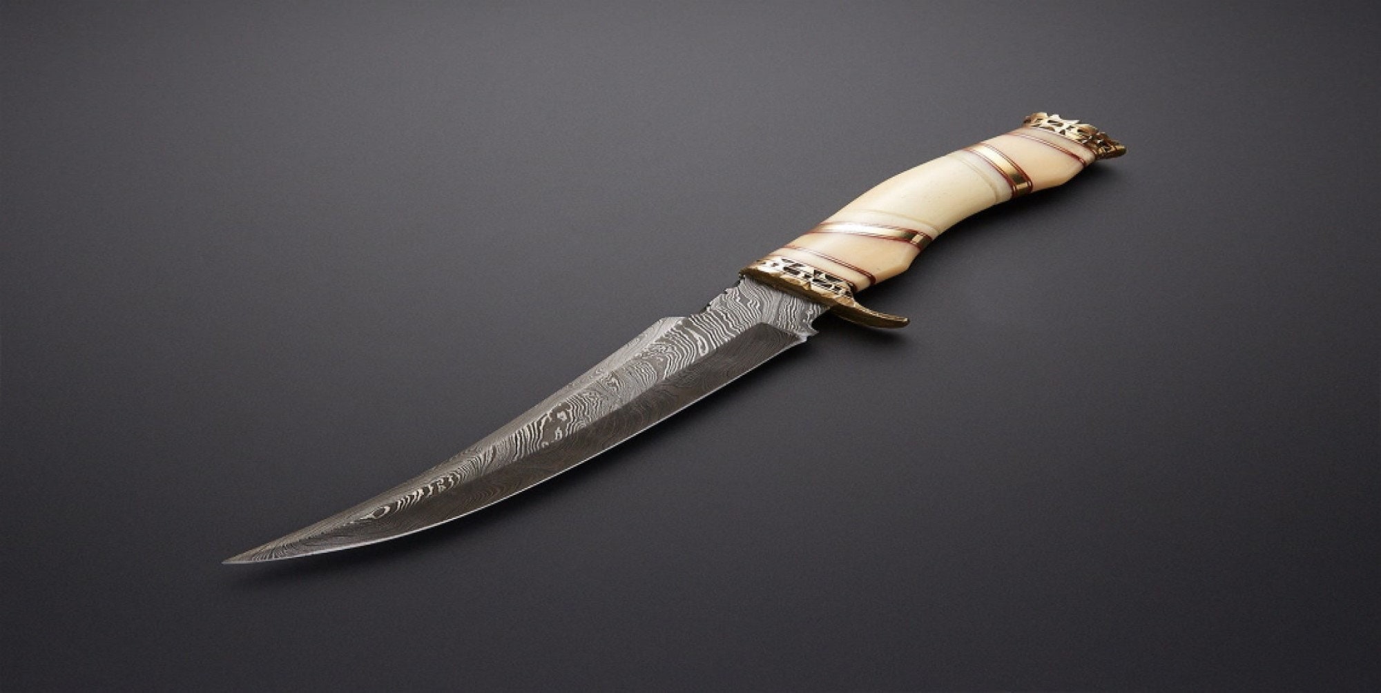 Damascus Steel hunting, Camel Bone Handle, Hunter knife, with Leather Sheath