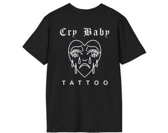 T-shirt unisexe Softstyle Cry Baby - T-shirt pour petites entreprises, cadeau pour des amis, chemise style tatouage, t-shirt pour magasin de tatouage