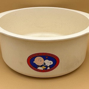 Vintage Charlie Brown Snoopy Chex Bowl - 40th Anniversary - 3.5 Qt - Collectible Peanuts Serving Bowl