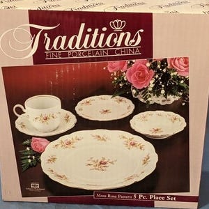 Traditions Johann Haviland Porcelain 5pc Place Set Moss Rose Pattern BRAND NEW