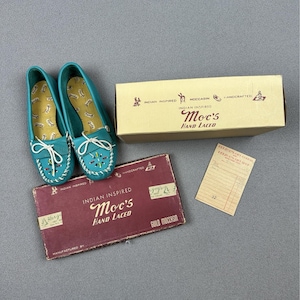 Vintage Guild Moccasin Turquoise Hand Laced Size 6 Beaded Mocs 1950s