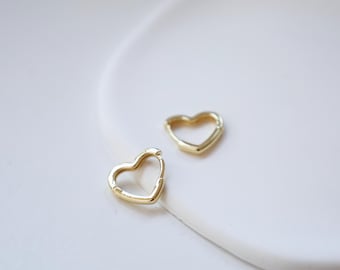 Dainty Heart Hoop Earrings Gold or Silver, Minimalist Heart Huggie Hoops, Everyday Jewellery, Romantic Gift for Her, Hypoallergenic