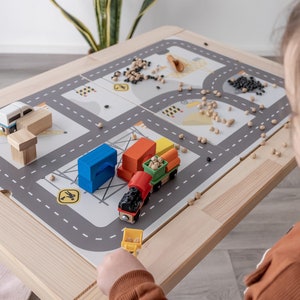 Sticker voor Ikea FLISAT tafel - Sticker Stadsweg in aanbouw voor speelkamer