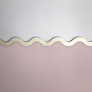 Moulure Ondulée Bois – gewellte gewellte Wandbordüre – Wellenbesatz aus Holz – Chambre Petite Fille-Dekor – Kinderzimmer-Detail – hergestellt in Spanien