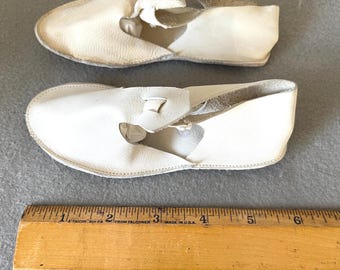 Vintage Toddler's Handmade  White Leather Slip on Shoes