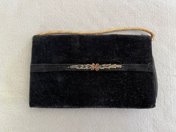 Vintage 1960s Black Velvet Envelope Clutch with g… - image 3