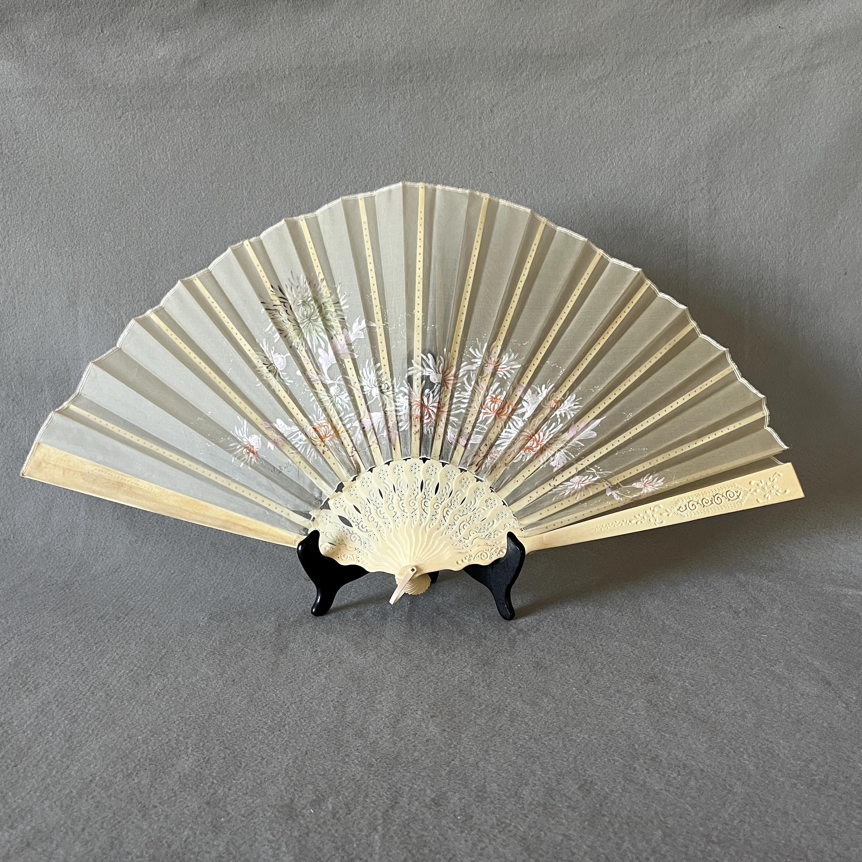 Ivory Celluloid Plastic Fan with Blue Ribbon Accent vintage 1920s or 30s s-l1200.jpg main image 3