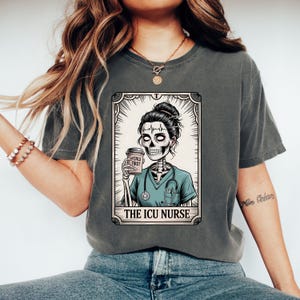 Camisetas e moletons com cartas de tarô para enfermeiras da UTI, café vital com esqueleto de enfermeira, presente engraçado para enfermeiras, camiseta de tarô assustadora, agradecimento a enfermeiras