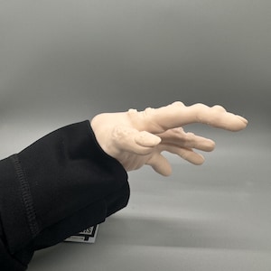 Strong Hand | Scary Movie 2 | Hanson | Replica