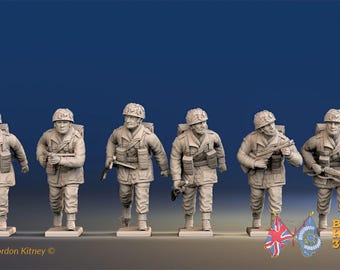 Puede incluir: Seis figuras en miniatura detalladas de soldados con equipo de combate, incluyendo cascos, mochilas y armas. Las figuras están en posición de caminar, con un fondo azul. El texto "Battle Honours 3D" es visible.