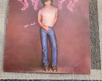 JOHN COUGAR MELLENCAMP- Uh-huh. Vinyl is in great condition . vg plus condition