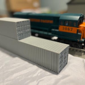 O Scale 3D Printed 40-Foot and 20-Foot Shipping Containers for Model Train Hobby
